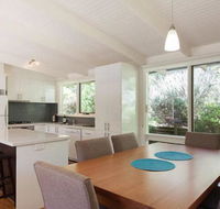 Maryrose Beautiful close walk to the beach - Accommodation Whitsundays