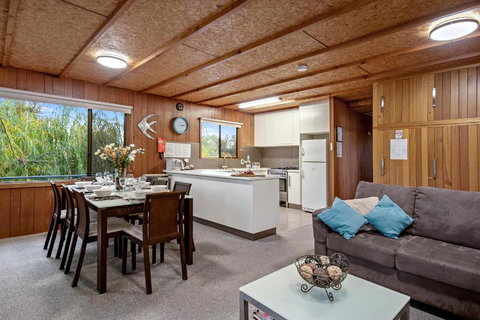 Renmark River Villas & Boats & Bedzzz - Accommodation Whitsundays 1