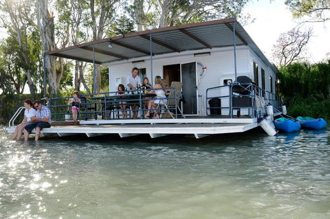 Renmark River Villas & Boats & Bedzzz - Accommodation Whitsundays 3
