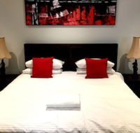 Deluxe Lake View House - Accommodation Whitsundays