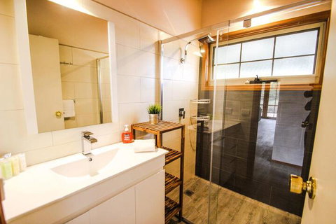 Halinka Lodge - Accommodation Whitsundays 3