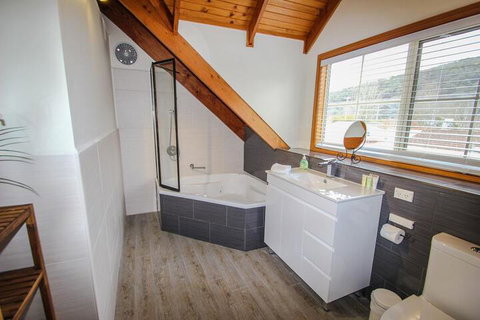 Halinka Lodge - Accommodation Whitsundays 1