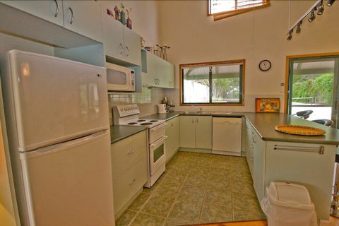 Cliff House Cottage - Accommodation Whitsundays 4