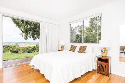 A PERFECT STAY - Jali Burugar - Accommodation Whitsundays 2