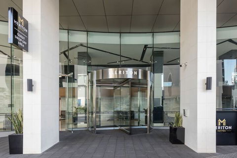 Meriton Suites Mascot Central - Accommodation Whitsundays 1