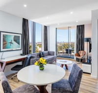 Meriton Suites Mascot Central - Accommodation Whitsundays