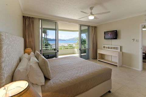 Beach Front Lagoon Lodge Apartments - Accommodation Whitsundays 3