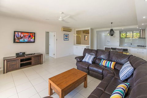 Beach Front Lagoon Lodge Apartments - Accommodation Whitsundays 7