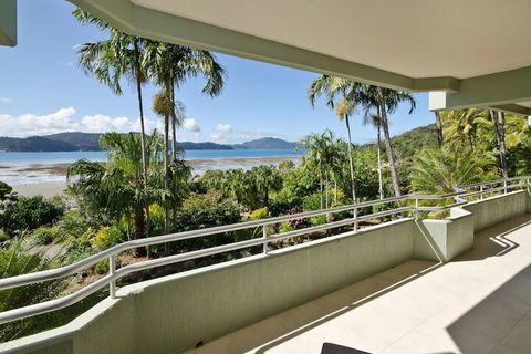 Beach Front Lagoon Lodge Apartments - Accommodation Whitsundays 1