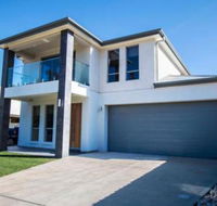 The Races Swanport - Accommodation Whitsundays