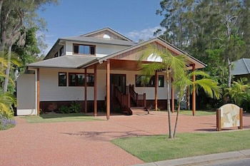 Away On Shirley Lane - Accommodation Whitsundays 0