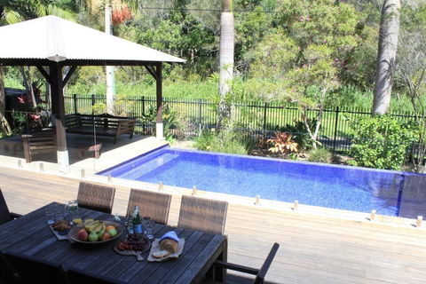Away On Shirley Lane - Accommodation Whitsundays 3