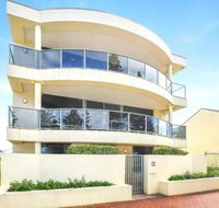 Ultimate Esplanade 3 Storey Experience WiFi - Accommodation Whitsundays