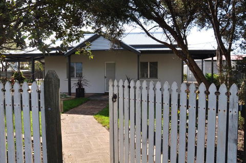 Girraween House - Accommodation Whitsundays 3