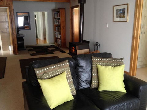 Girraween House - Accommodation Whitsundays 6