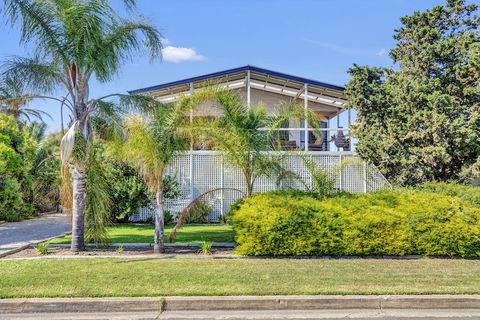 Zephyr Shores - Accommodation Whitsundays 2