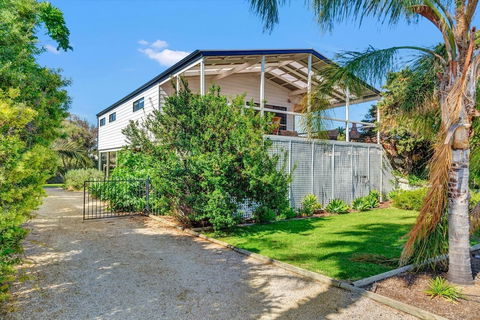 Zephyr Shores - Accommodation Whitsundays 1