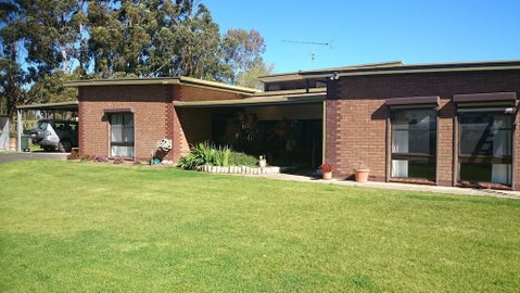 Hilltop Escape B&B - Accommodation Whitsundays 0
