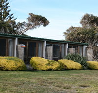 Seaview Holiday Park and  Hostel - Accommodation Whitsundays
