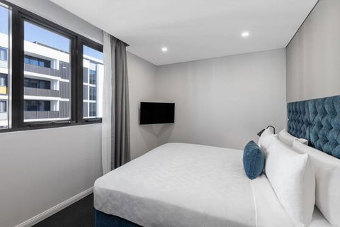 Meriton Suites Coward Street, Mascot - Accommodation Whitsundays 6