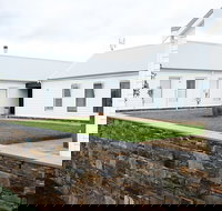 Flynns Hill - Accommodation Whitsundays