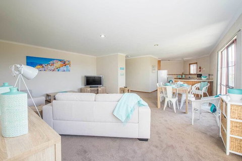 Astro Place - Accommodation Whitsundays 5