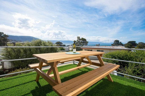 Astro Place - Accommodation Whitsundays 7