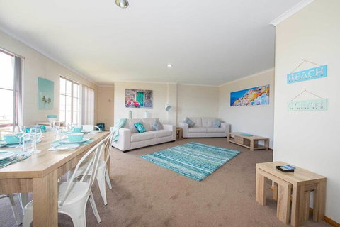 Astro Place - Accommodation Whitsundays 3