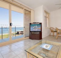 2 Bedroom Apartment Little Hut Unit 3 20 Kurrawa Close - Accommodation Whitsundays