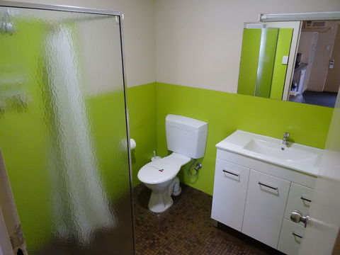 Paringa Hotel Motel - Accommodation Whitsundays 2