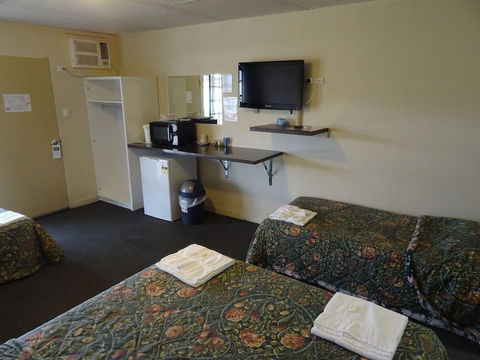 Paringa Hotel Motel - Accommodation Whitsundays 5