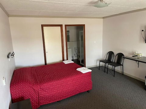 Paringa Hotel Motel - Accommodation Whitsundays 3