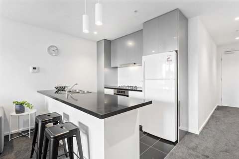 SONYA, 2BDR Southbank Apartment - Accommodation Whitsundays 4