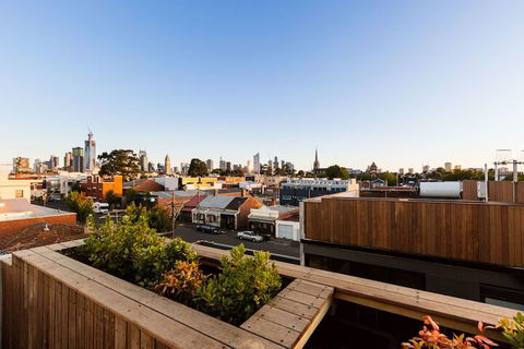 SOPHIA, 2BDR North Melbourne House - Accommodation Whitsundays 5