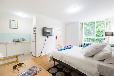 GENIE, 1BDR East Melbourne Studio - Accommodation Whitsundays 1