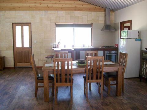 Silversprings Cottages - Accommodation Whitsundays 5