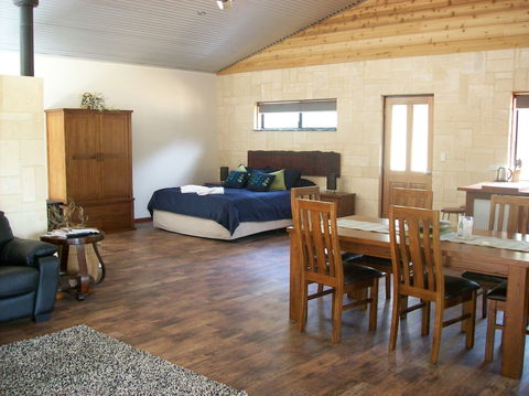 Silversprings Cottages - Accommodation Whitsundays 1