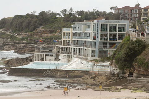 Ocean Front Building On Bondi Beach - Accommodation Whitsundays 5