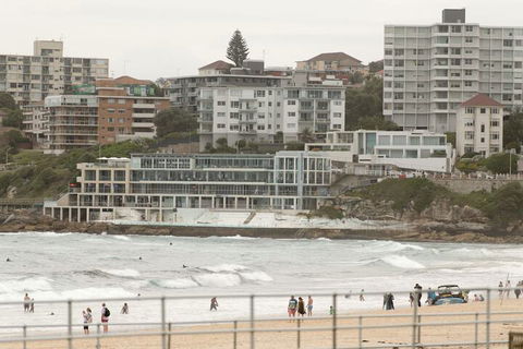 Ocean Front Building On Bondi Beach - Accommodation Whitsundays 3