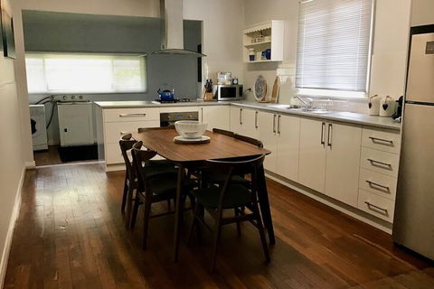Otters Retreat - Accommodation Whitsundays 2