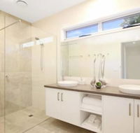 18 on Rayner - swish apartment Myrtleford - Accommodation Whitsundays