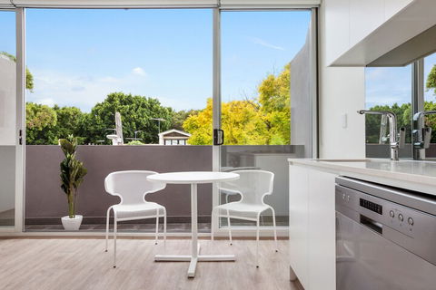 Bondi Beach Studios - Accommodation Whitsundays 4