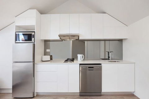 Bondi Beach Studios - Accommodation Whitsundays 3
