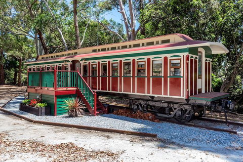 Oak Tree Cottage - Mundaring - Accommodation Whitsundays 1