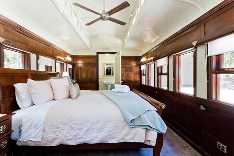 Oak Tree Cottage - Mundaring - Accommodation Whitsundays 5