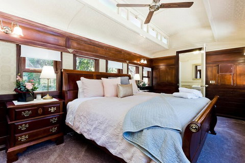 Oak Tree Cottage - Mundaring - Accommodation Whitsundays 2