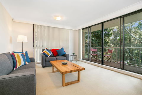 Tranquil Tree Top Hideaway (608i) - Accommodation Whitsundays 1
