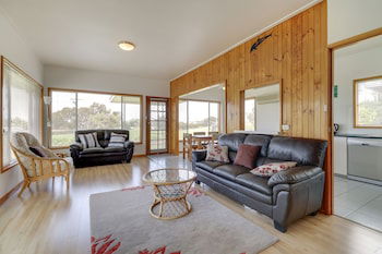 Stradbroke - Accommodation Whitsundays 3