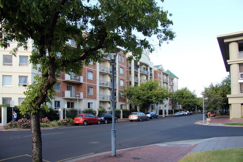 Adelaide City Apartment - 3BR, 2Bath & Carpark - Accommodation Whitsundays 1