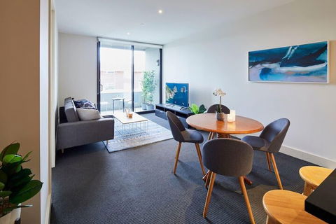 Apt Walking Distance To MCG & Epworth Hospital - Accommodation Whitsundays 2